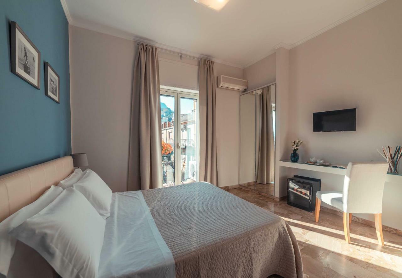 B&B Teatro Greco 39 Таормина Екстериор снимка